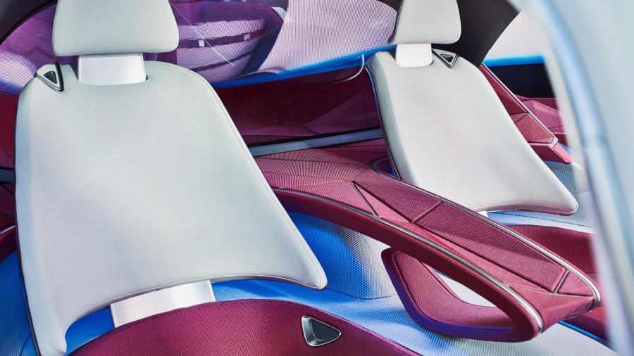 Детали интерьера Borgward Isabella Concept 2017 года  (фото 35 из 43)